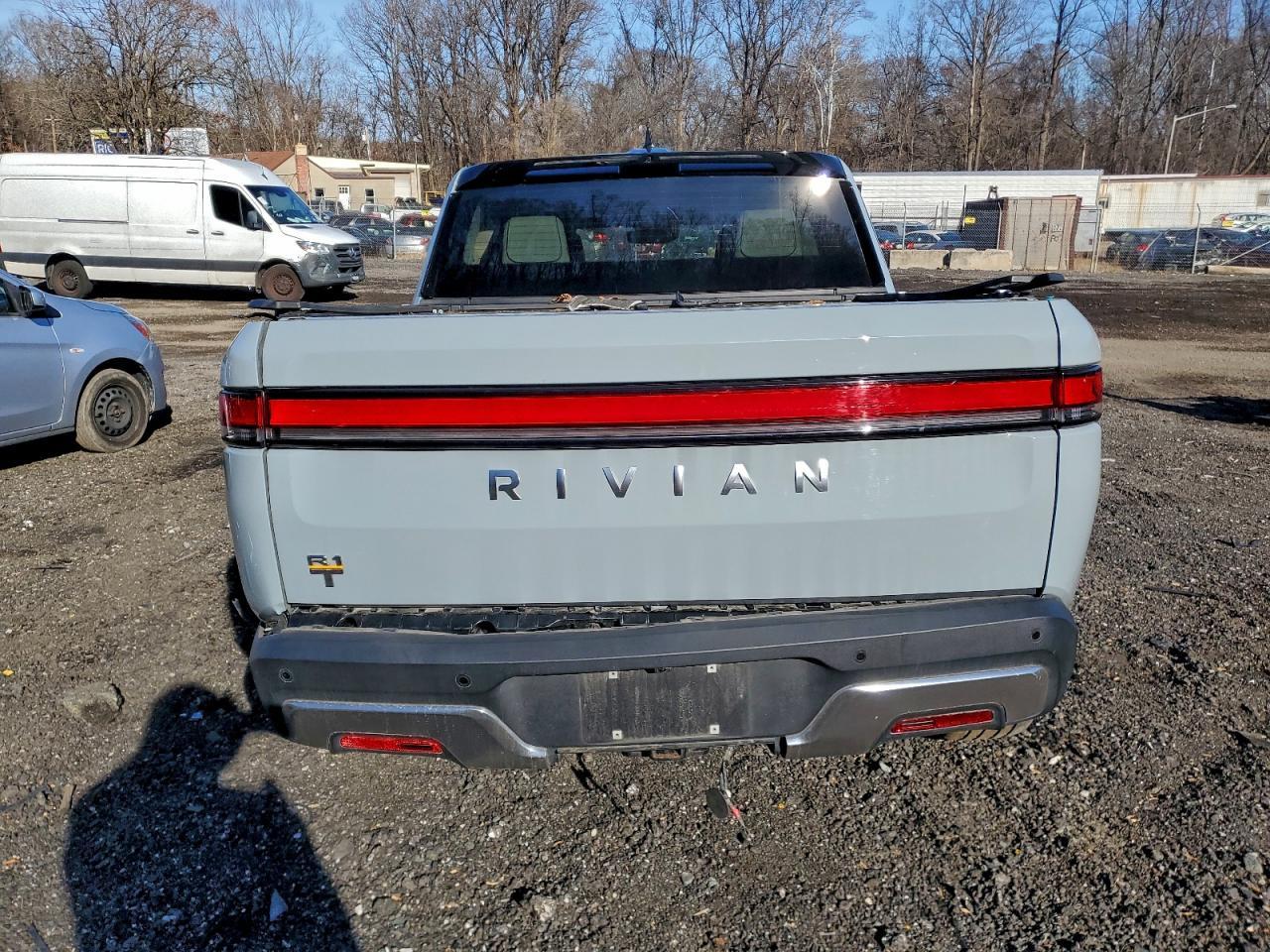 2022 RIVIAN R1t