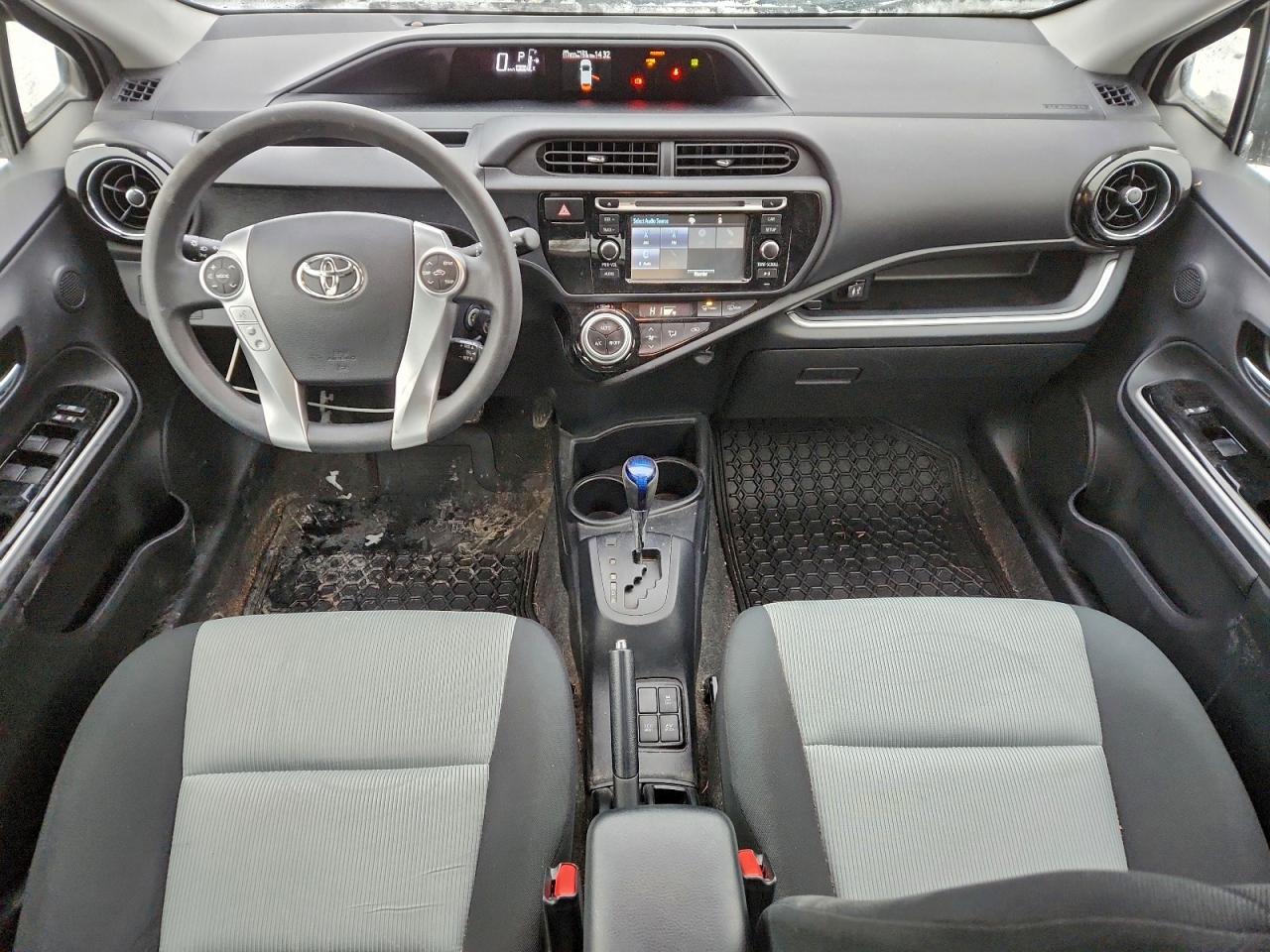 2015 TOYOTA Prius c