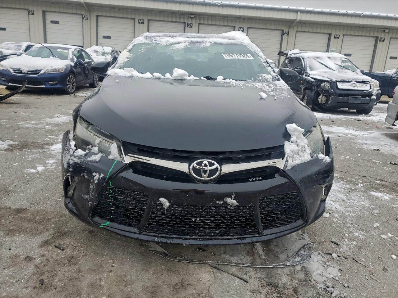 2016 TOYOTA CAMRY