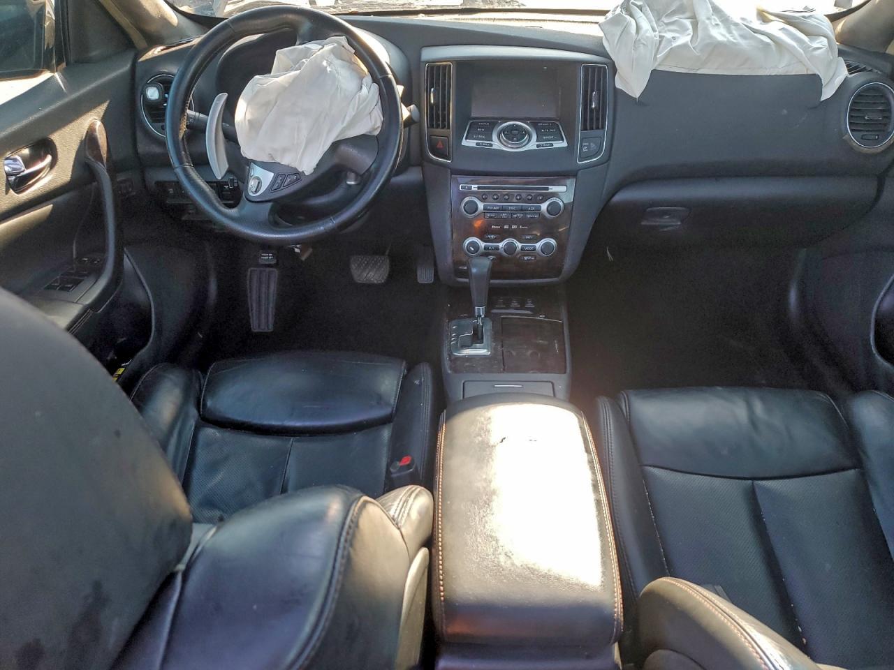 2010 NISSAN Maxima