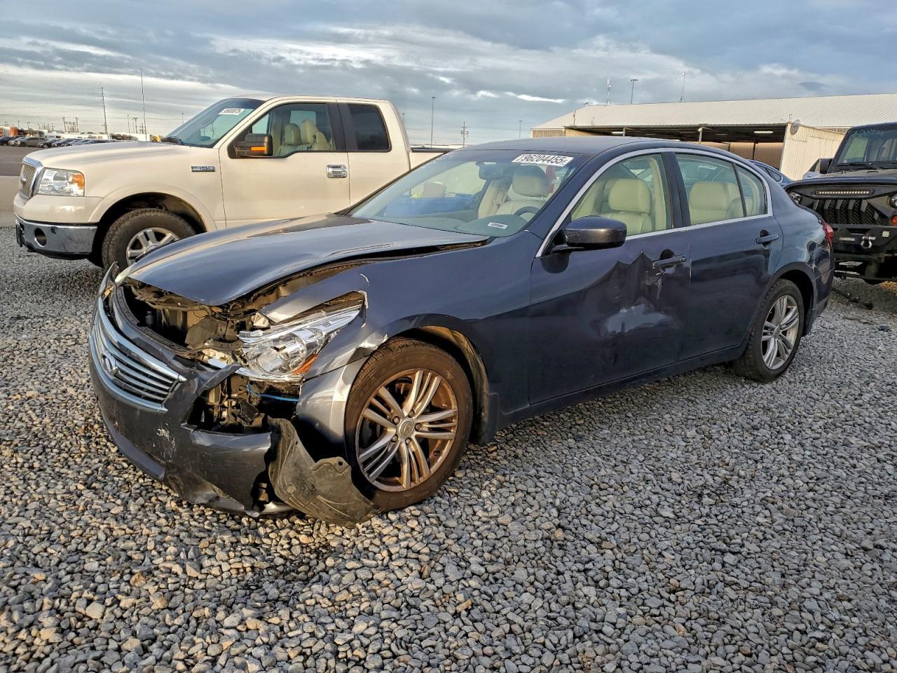 2012 INFINITI G37