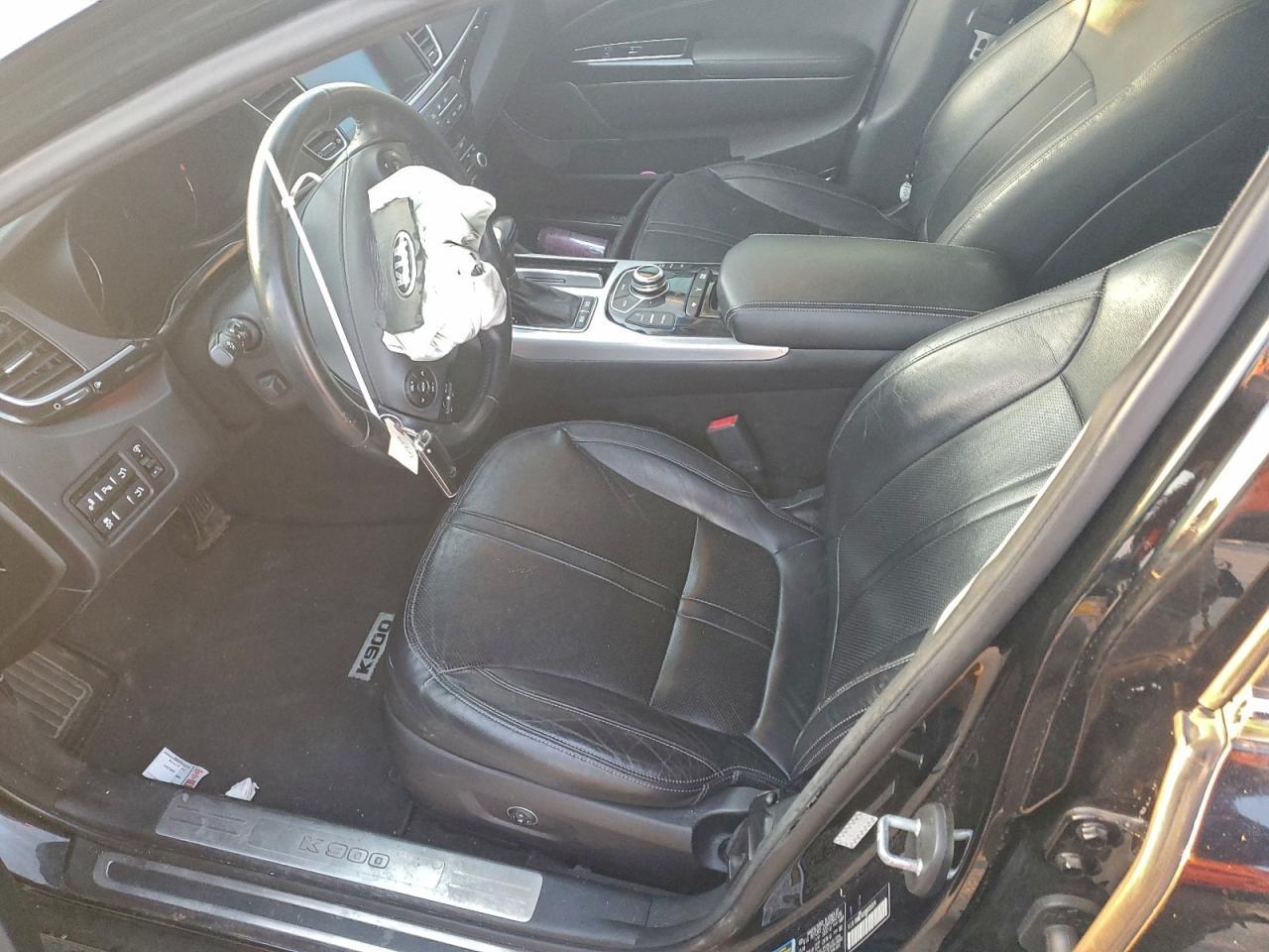 2017 KIA K900
