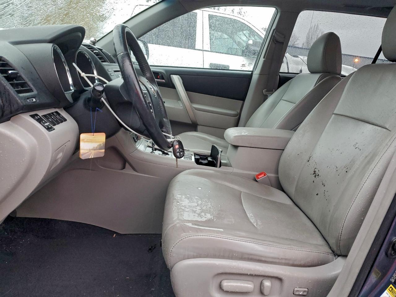 2012 TOYOTA HIGHLANDER