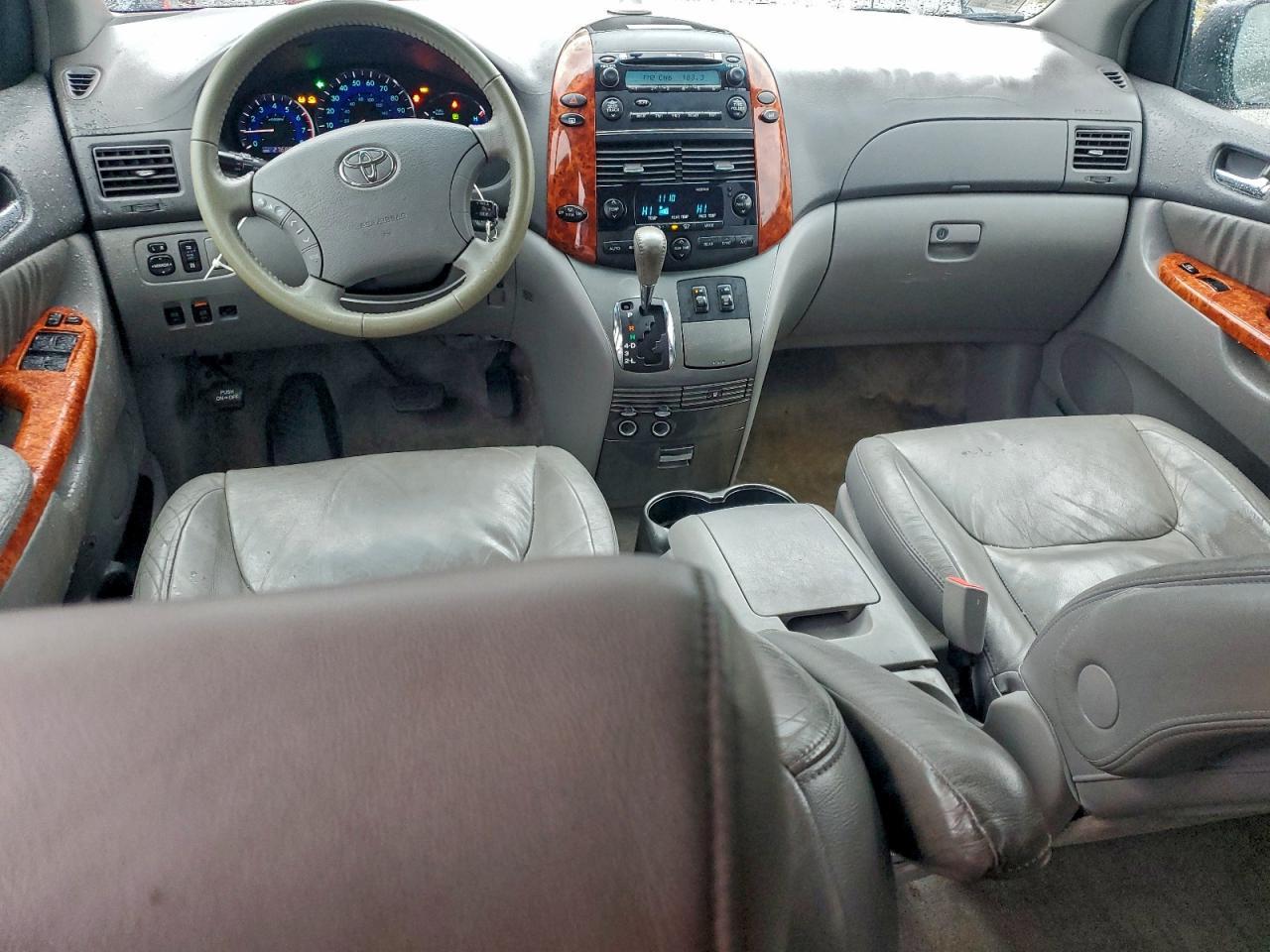 2006 TOYOTA SIENNA