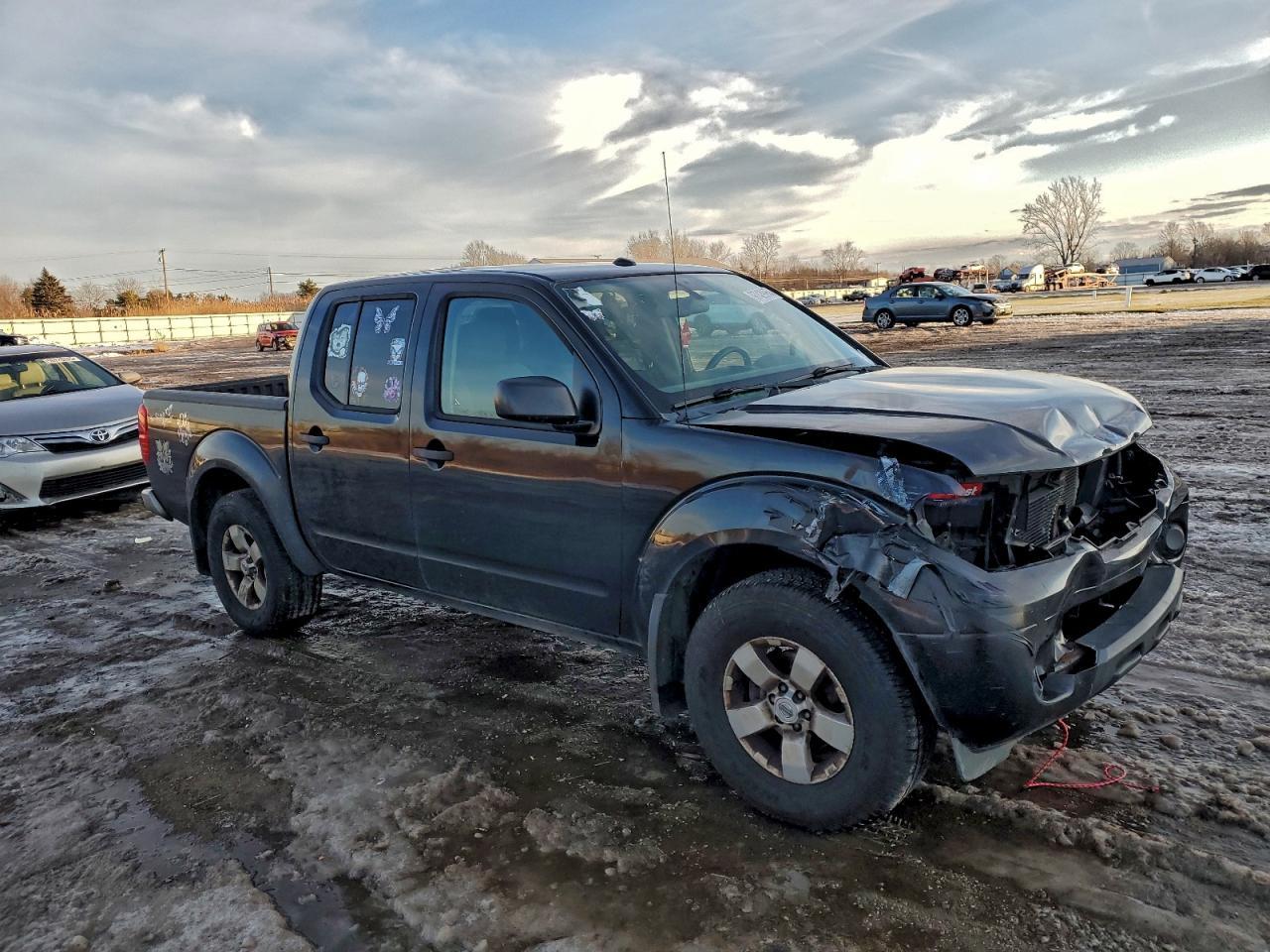 2012 NISSAN Frontier