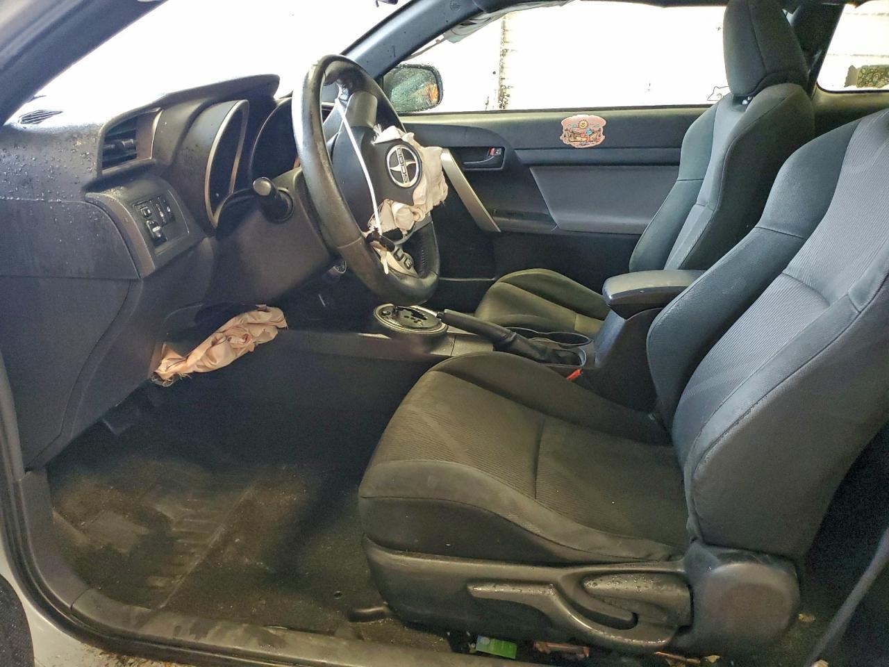 2011 TOYOTA SCION