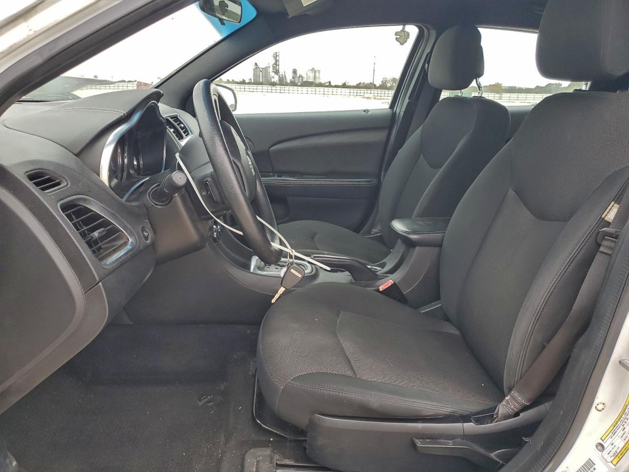 2014 DODGE Avenger