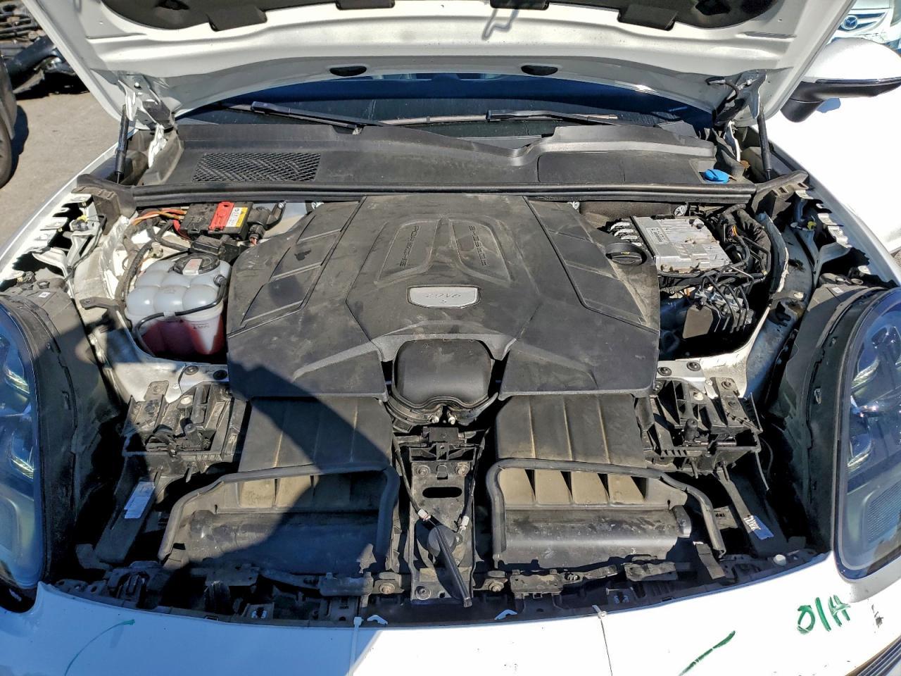 2022 PORSCHE CAYENNE
