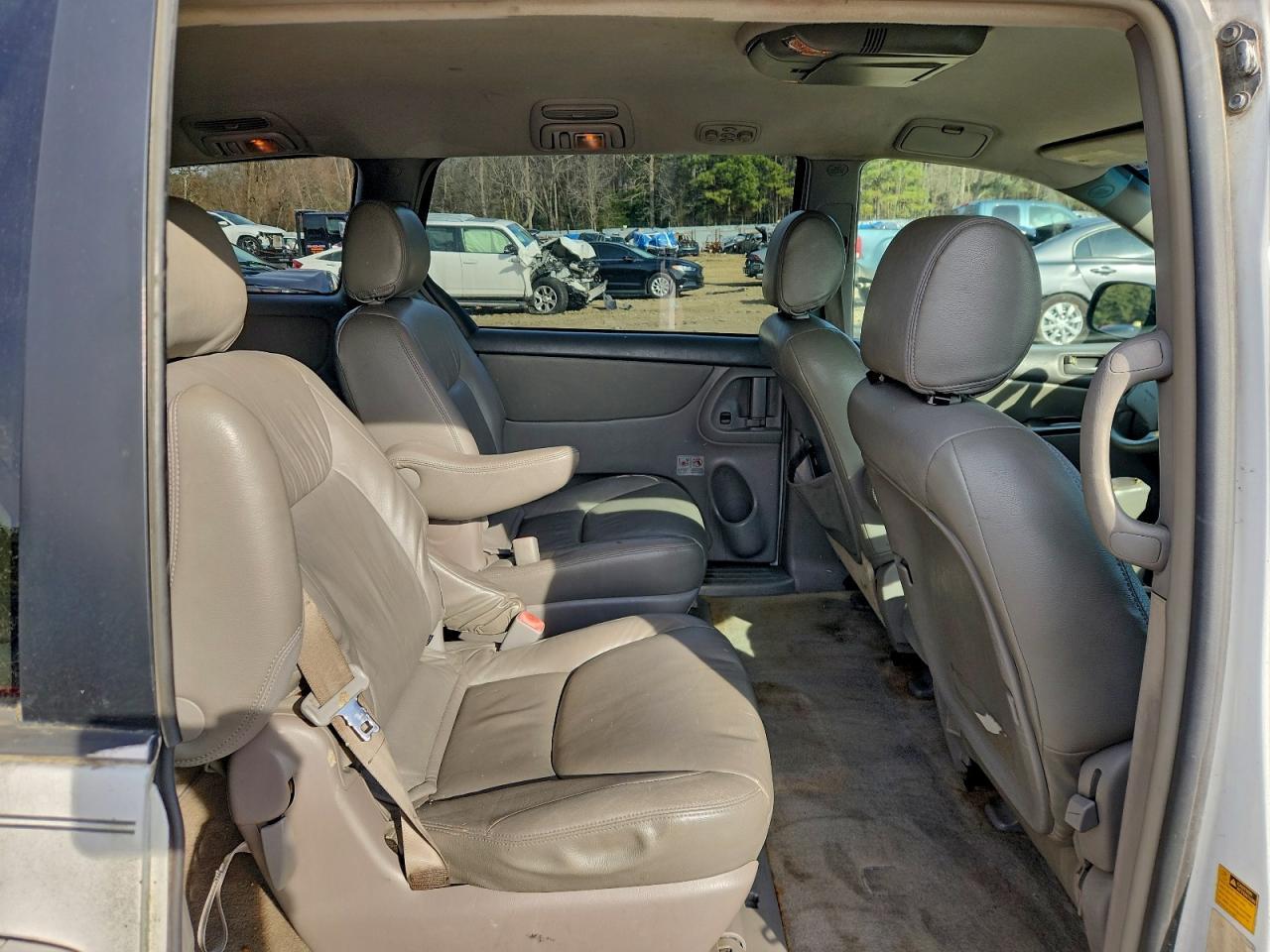 2006 TOYOTA SIENNA