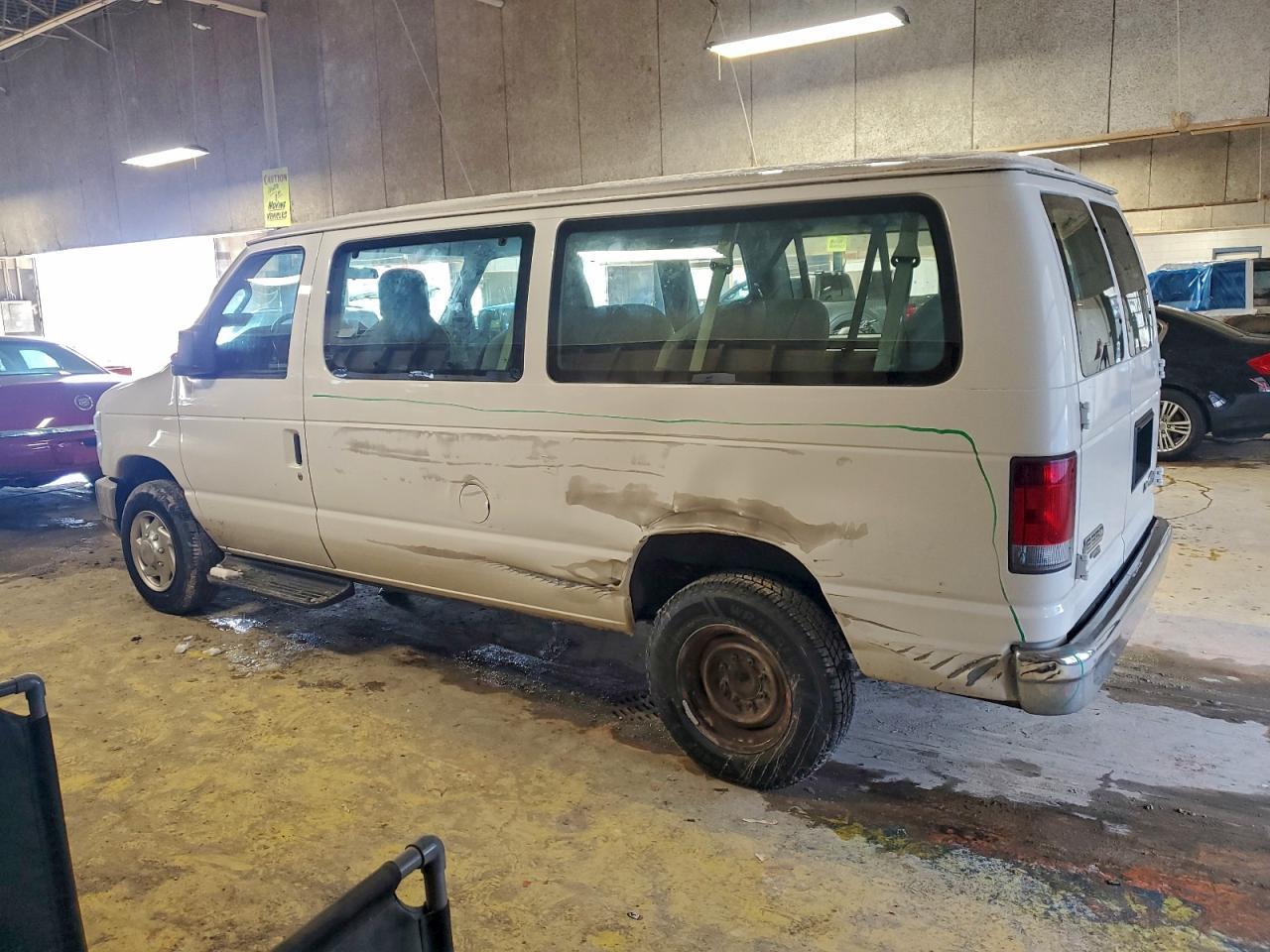 2009 FORD Econoline E350