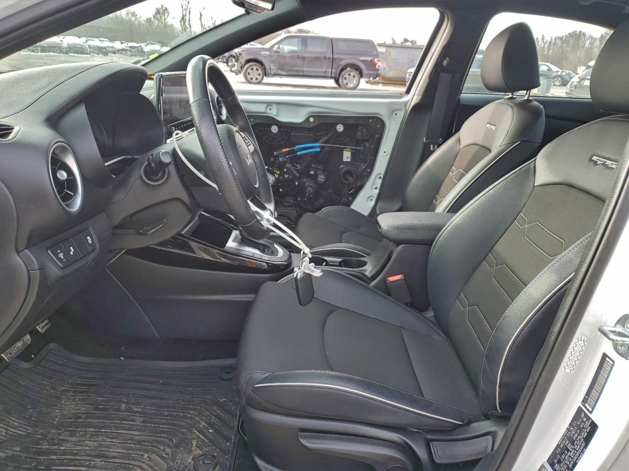 2023 KIA FORTE
