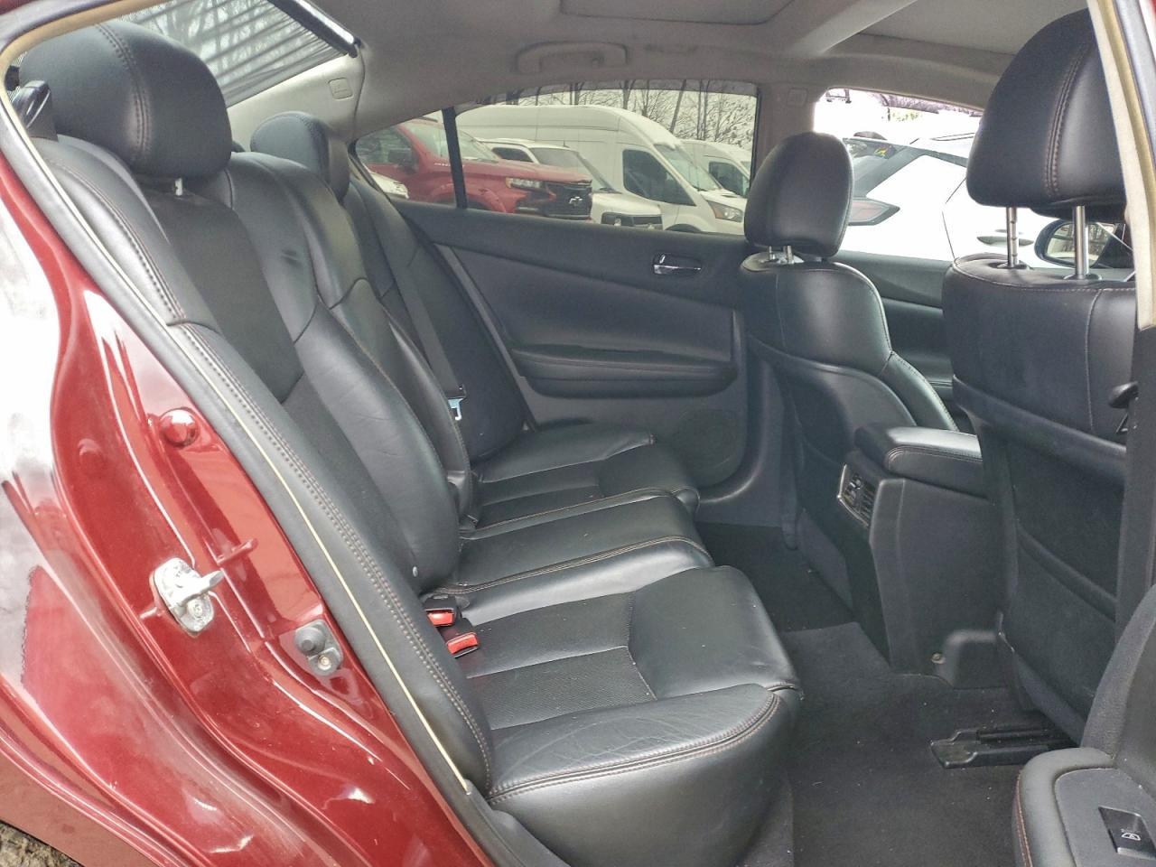 2011 NISSAN Maxima