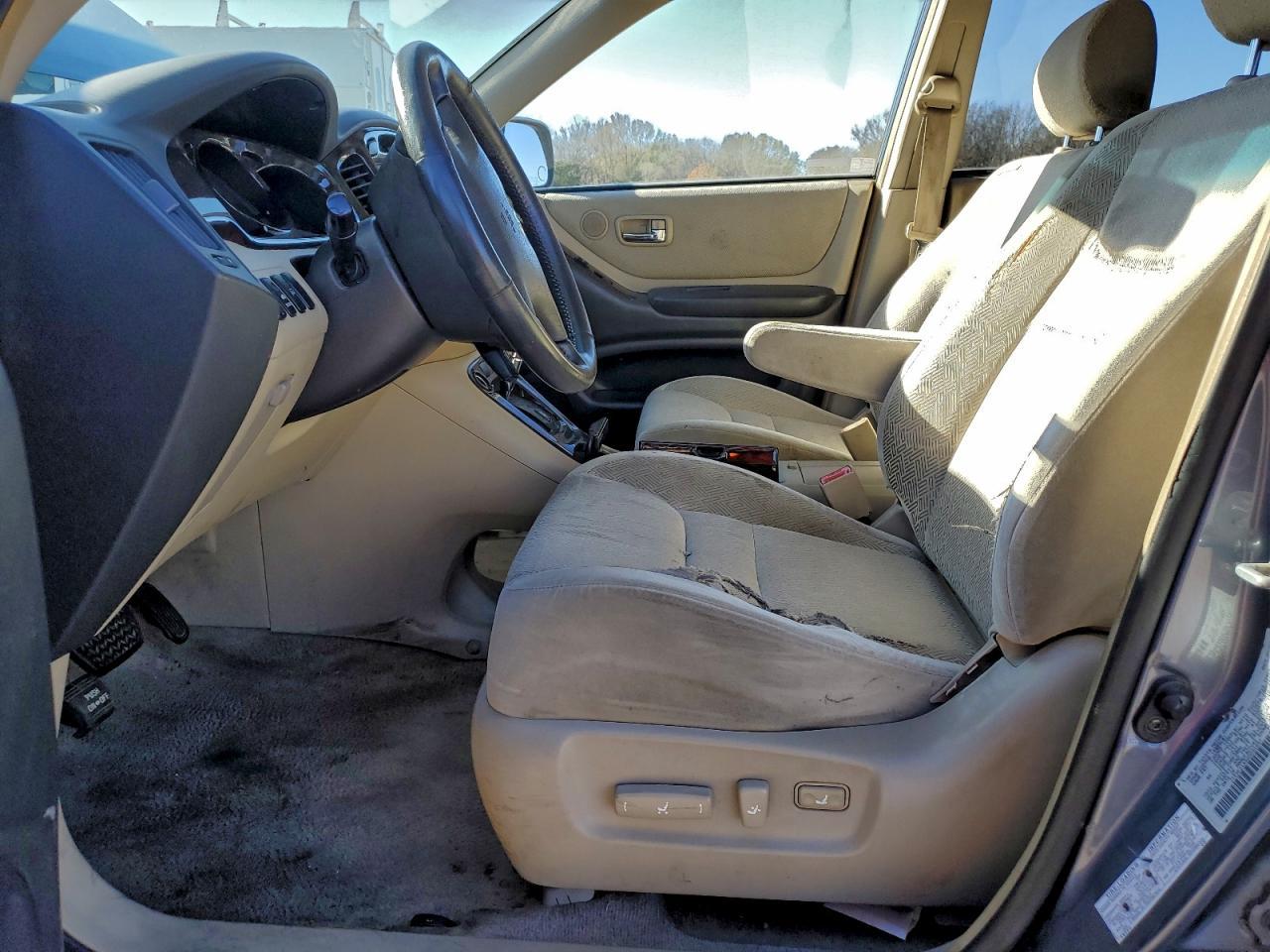 2002 TOYOTA HIGHLANDER