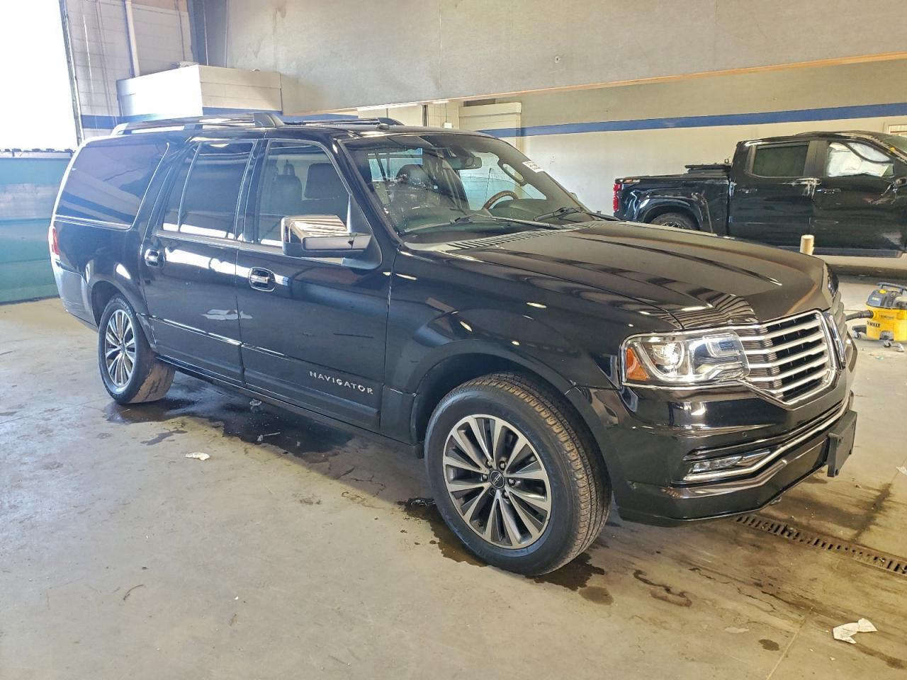 2016 LINCOLN Navigator