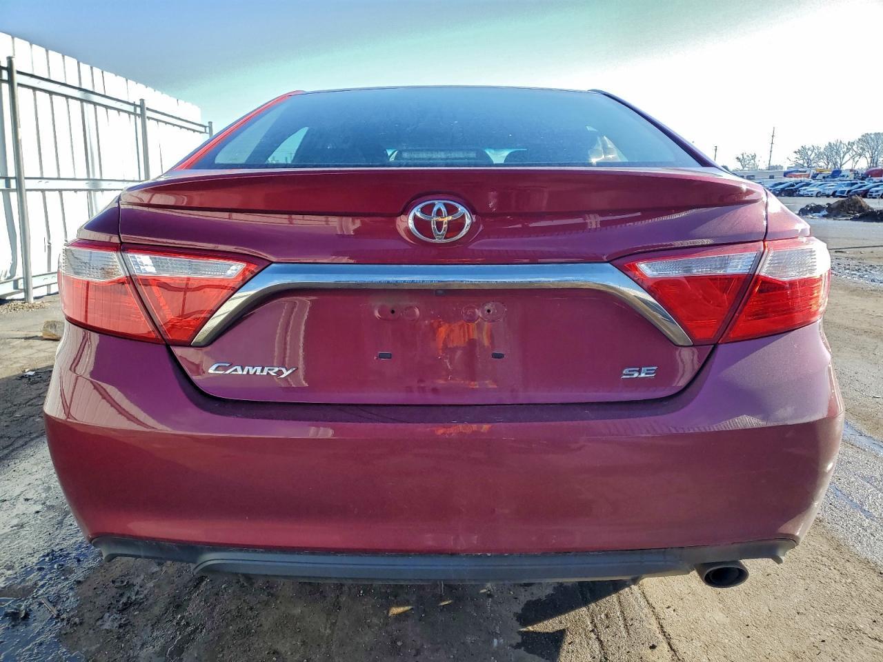 2015 TOYOTA CAMRY