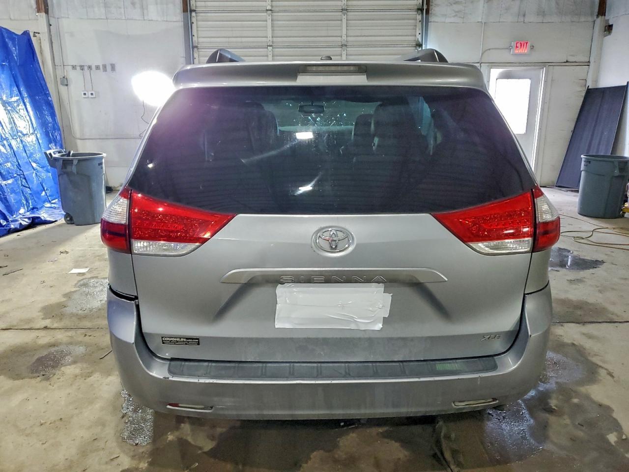 2017 TOYOTA SIENNA