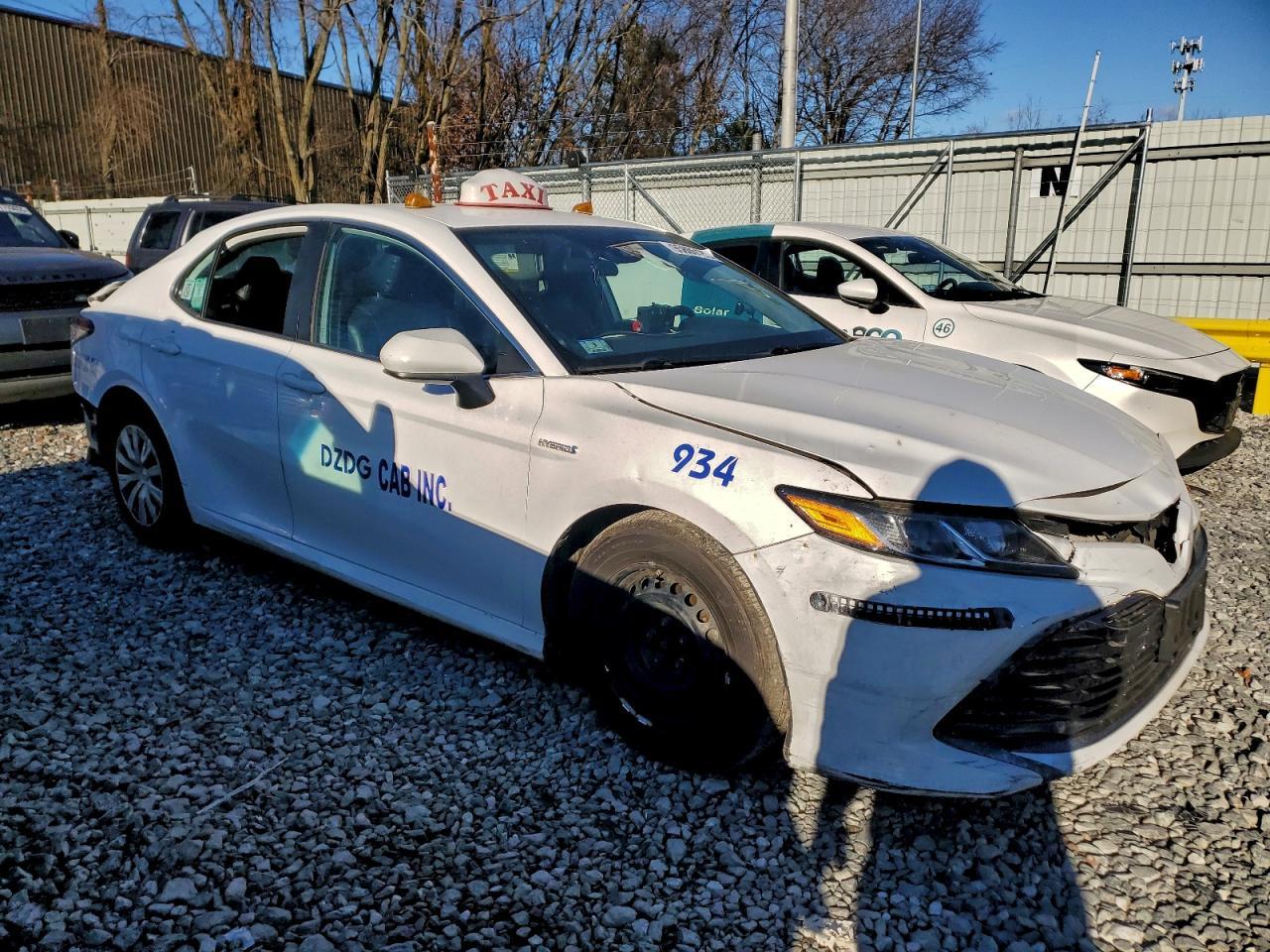 2019 TOYOTA CAMRY