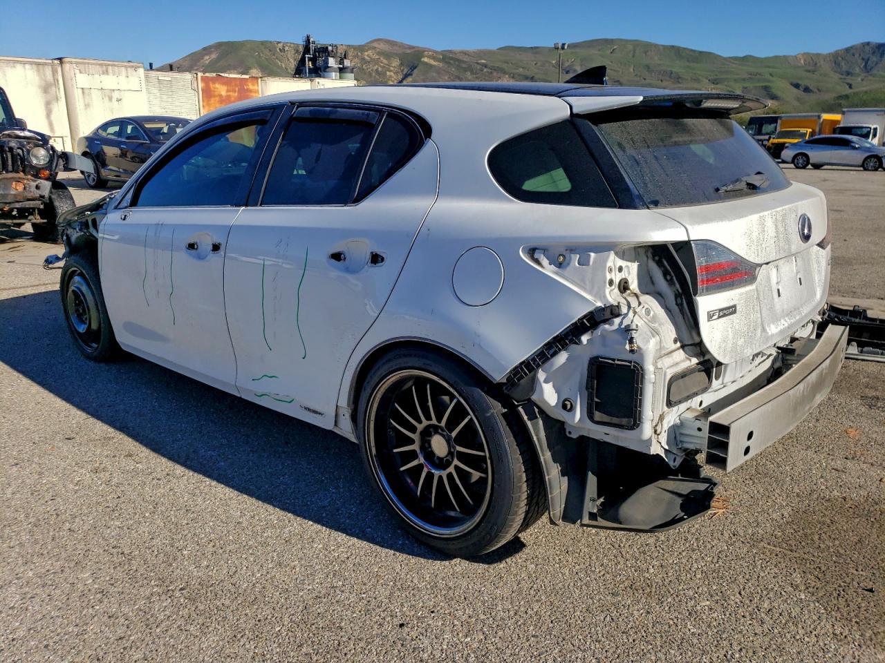 2015 LEXUS CT 200