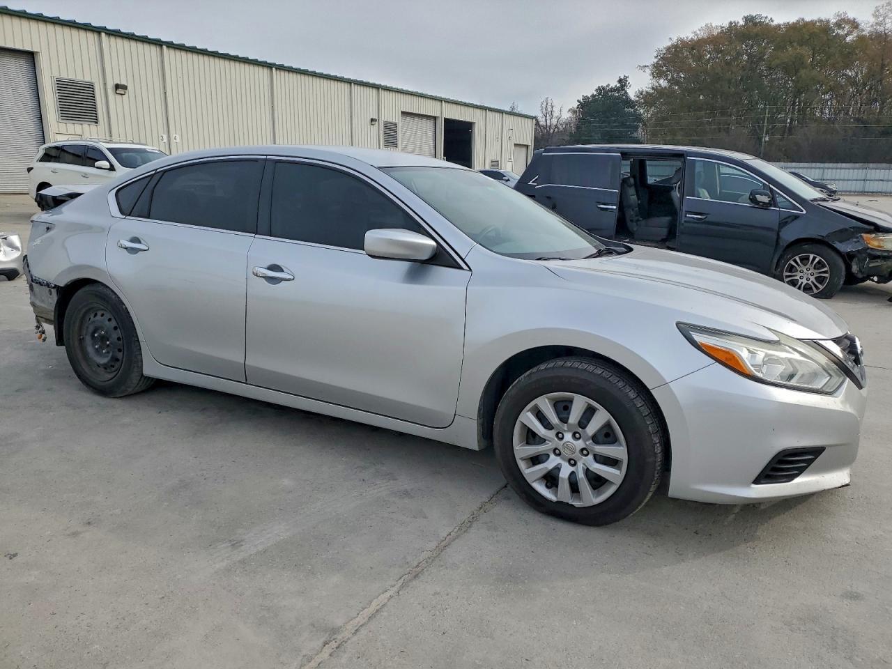 2017 NISSAN ALTIMA