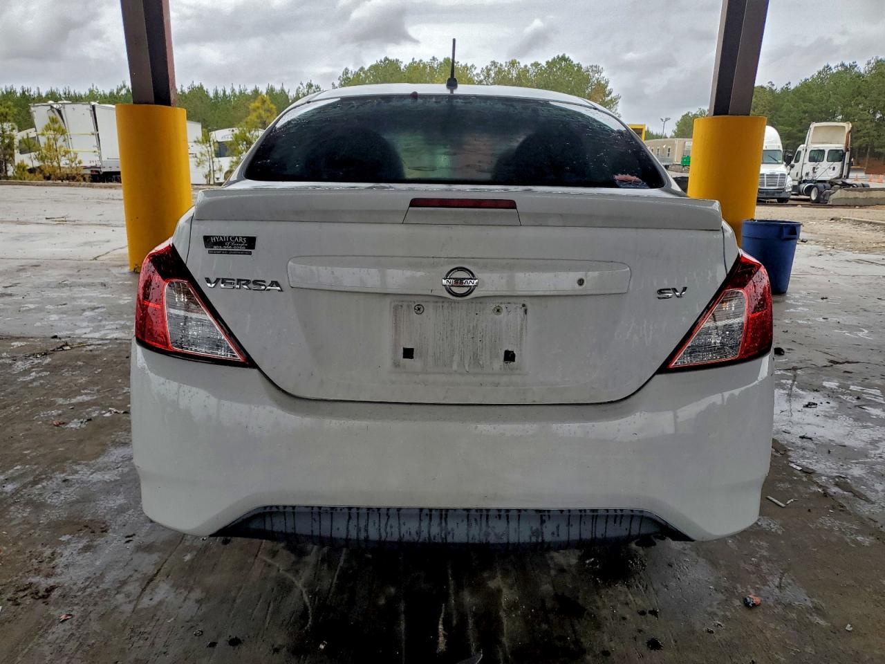2017 NISSAN VERSA
