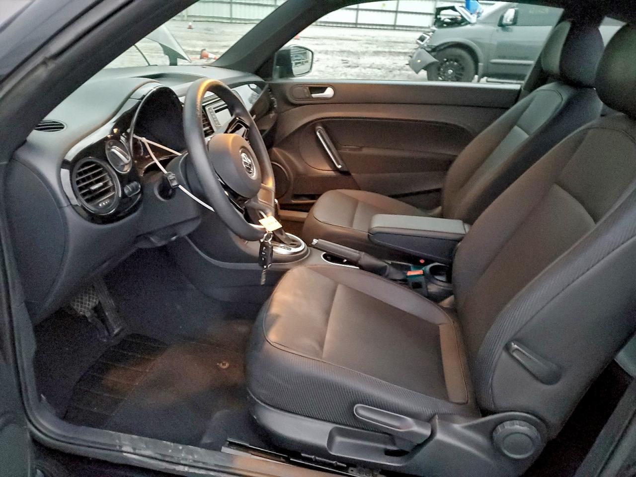 2016 VOLKSWAGEN Beetle