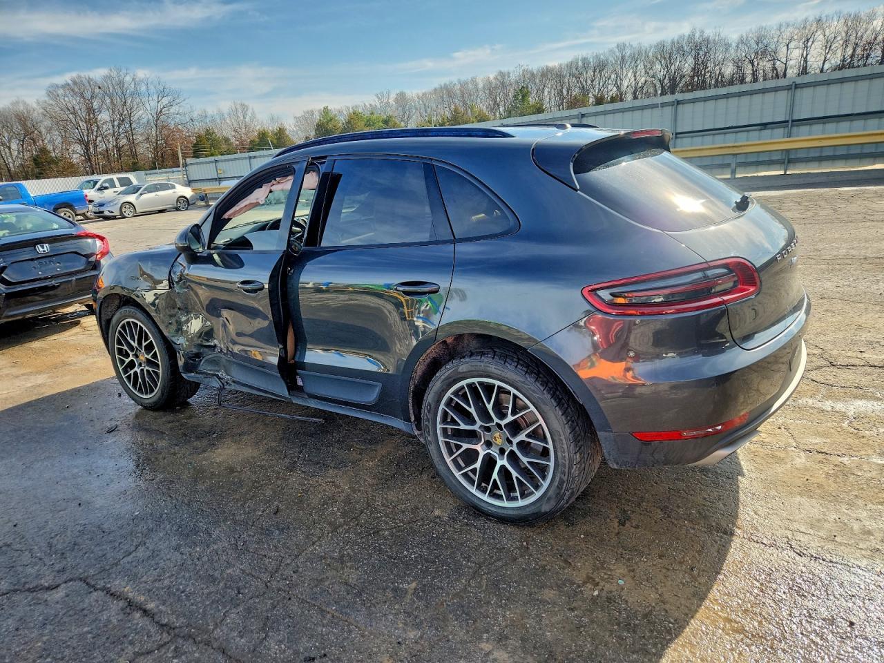 2017 PORSCHE Macan