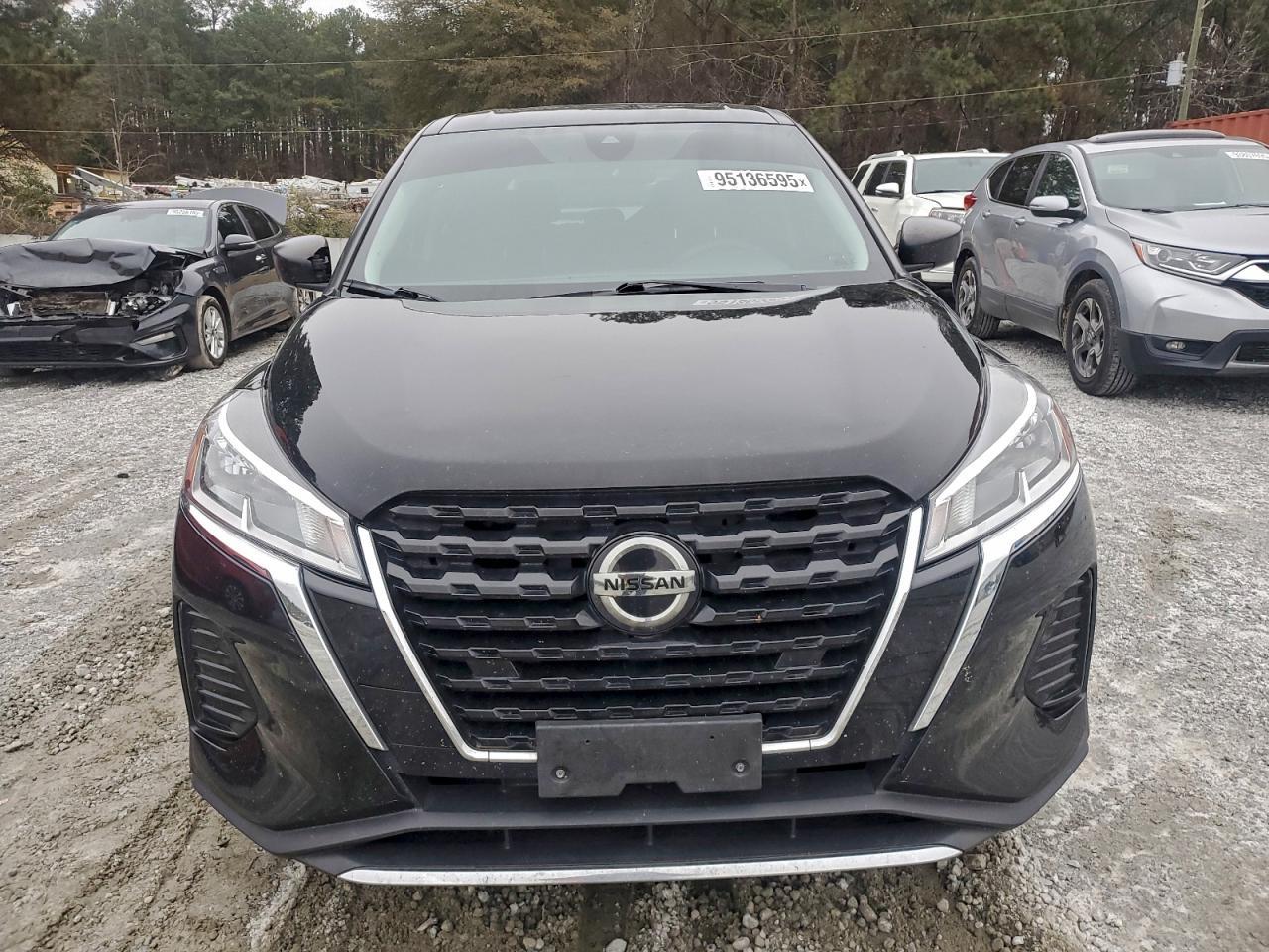 2021 NISSAN KICKS