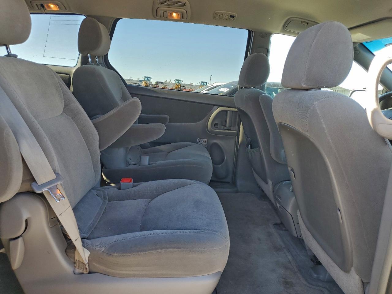2006 TOYOTA SIENNA