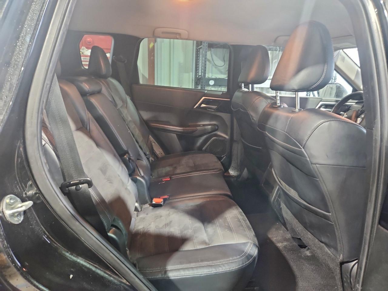 2023 MITSUBISHI outlander