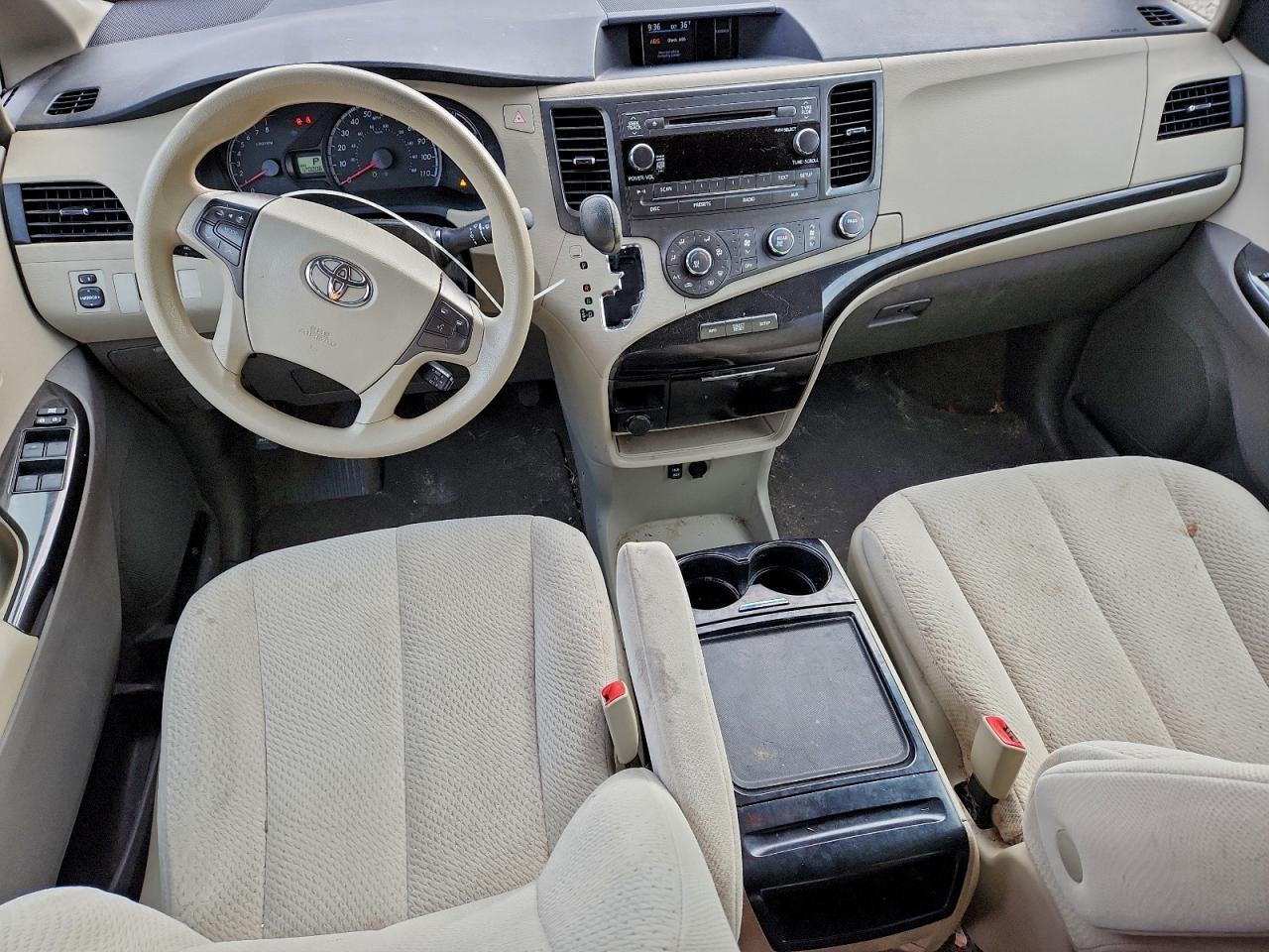 2012 TOYOTA SIENNA