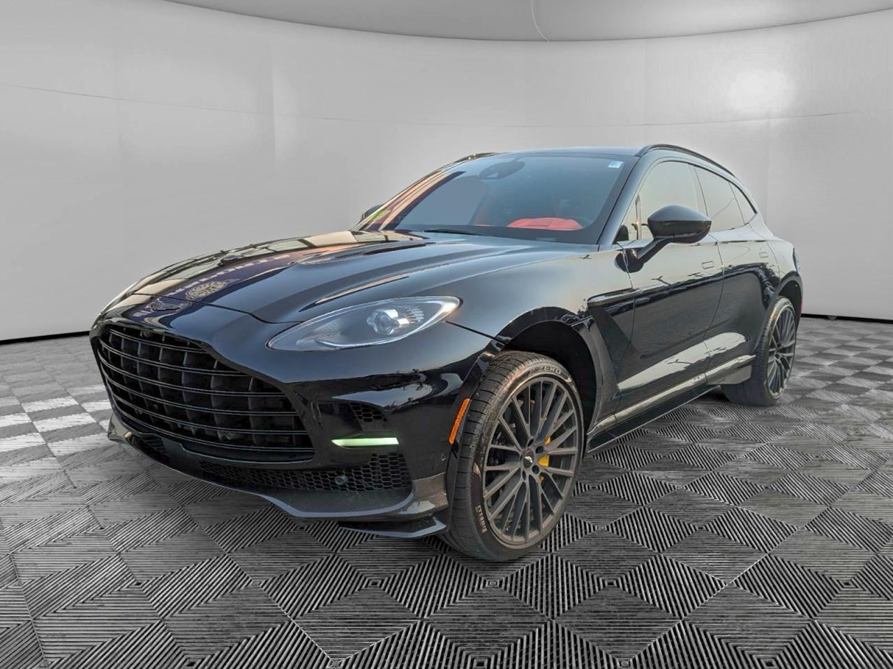 2023 Aston Martin DBX707