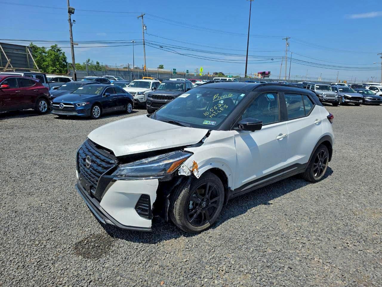 2024 NISSAN KICKS