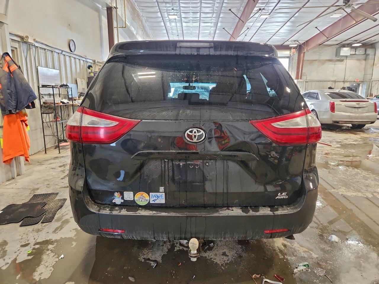 2017 TOYOTA SIENNA