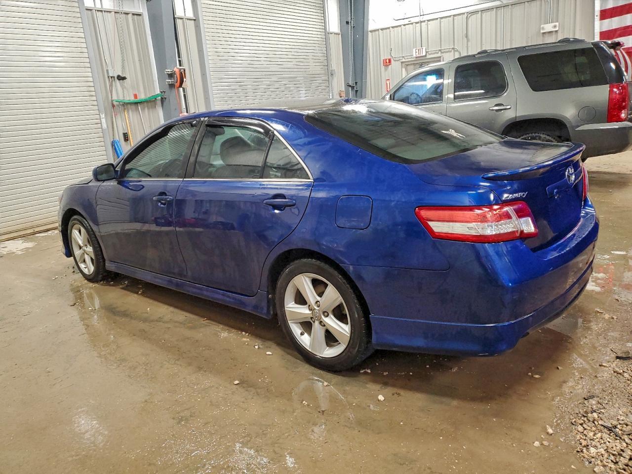 2011 TOYOTA CAMRY