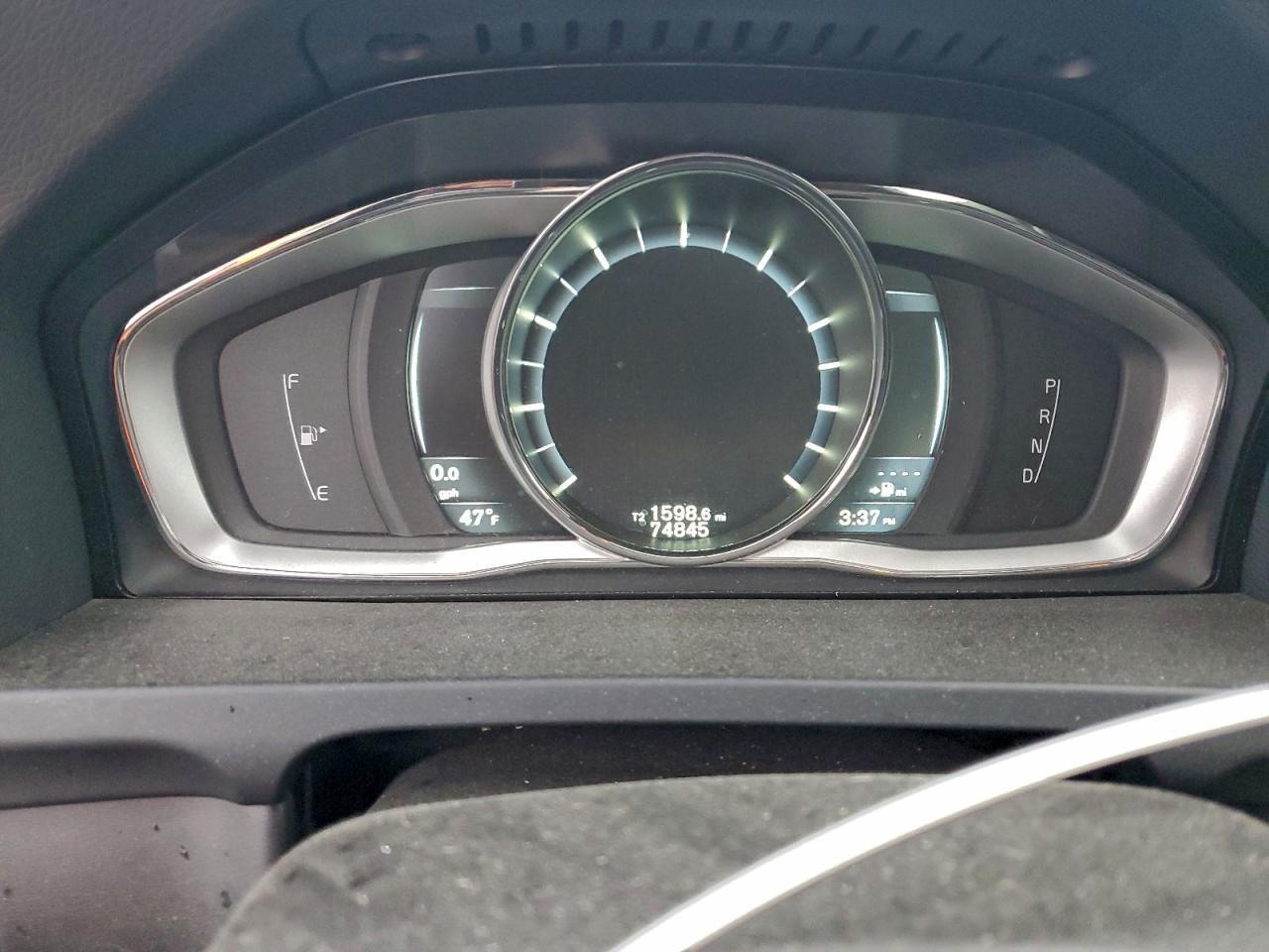 2015 VOLVO S60