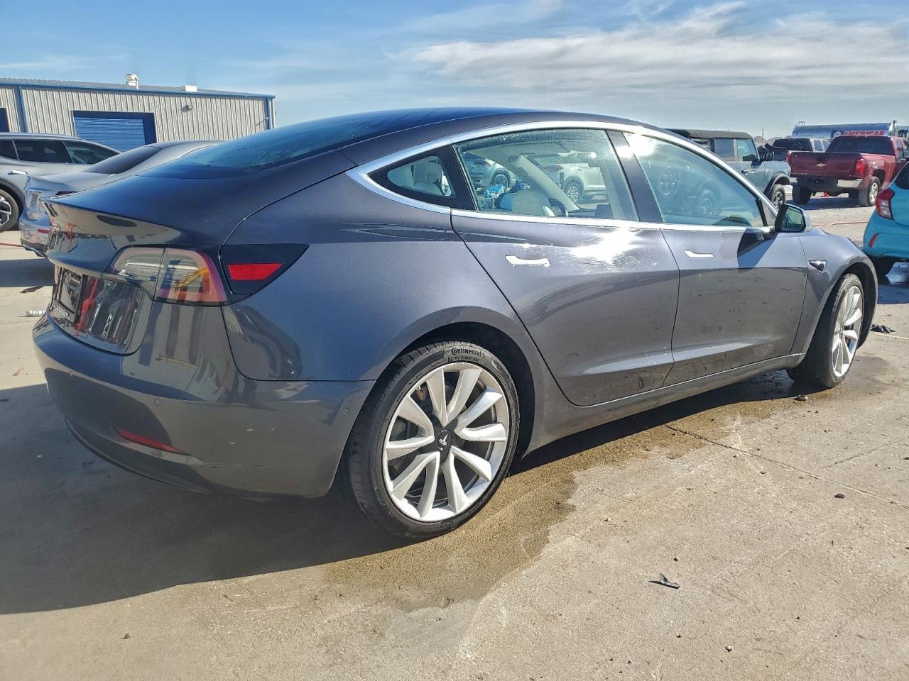 2018 TESLA MODEL 3