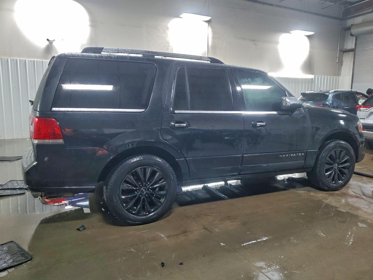 2015 LINCOLN Navigator