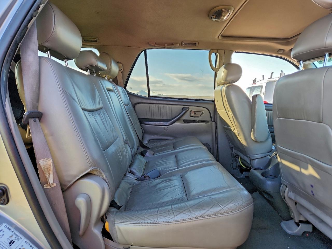 2001 TOYOTA Sequoia