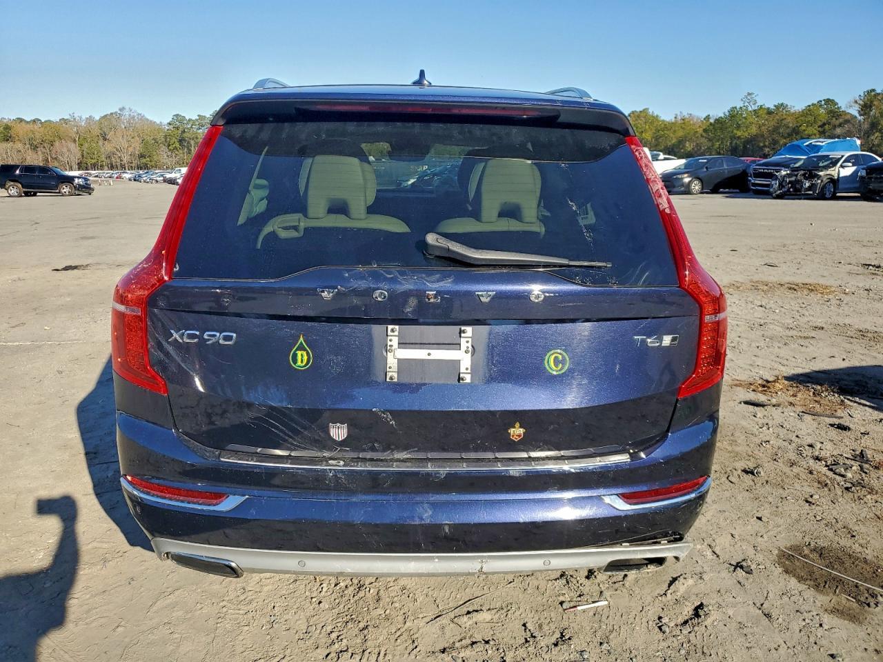 2017 VOLVO XC90