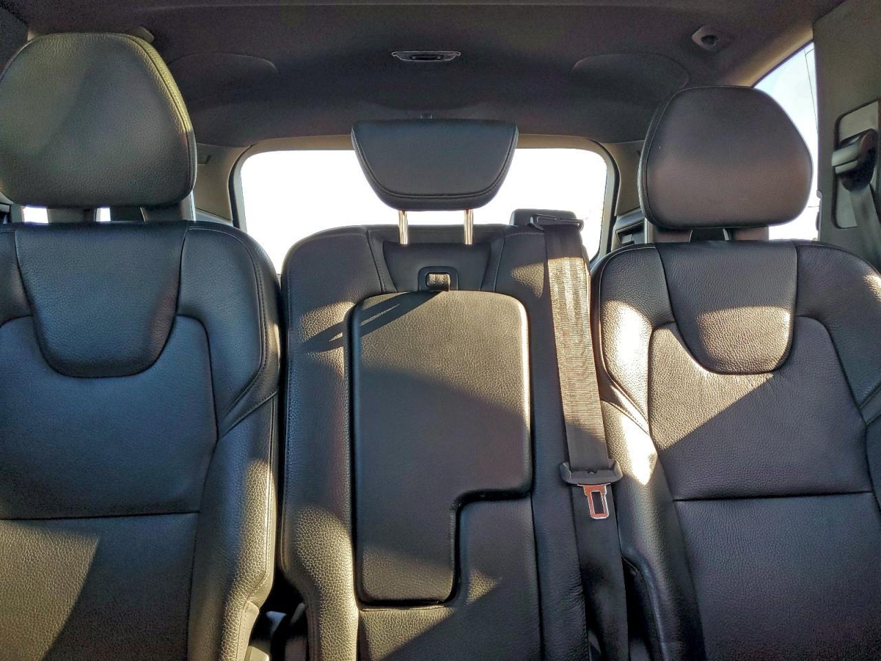 2016 VOLVO XC90
