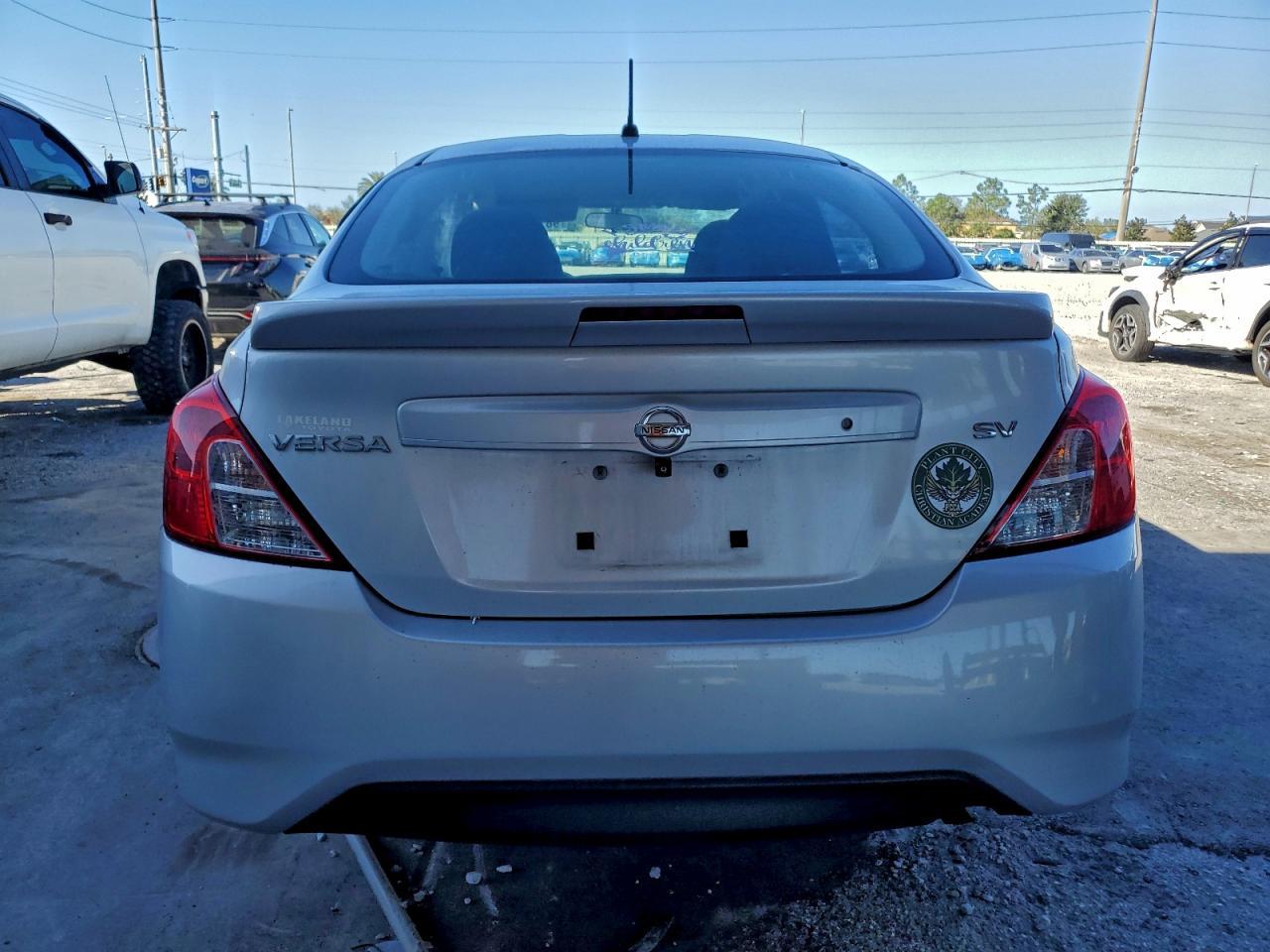2017 NISSAN VERSA
