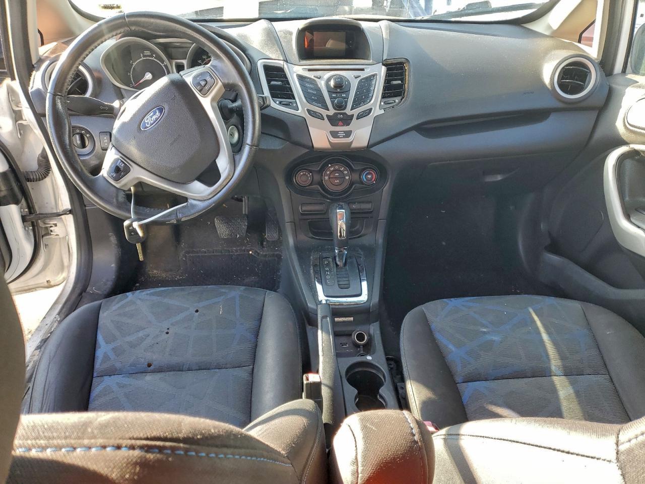 2013 FORD Fiesta