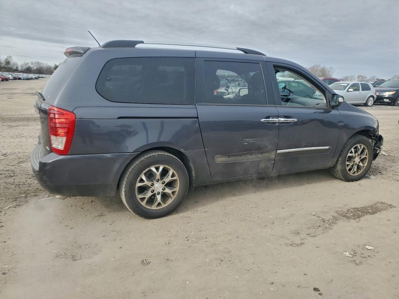 2014 KIA SEDONA