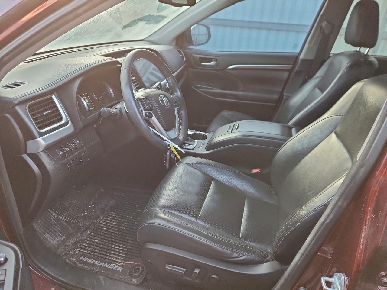 2016 TOYOTA HIGHLANDER
