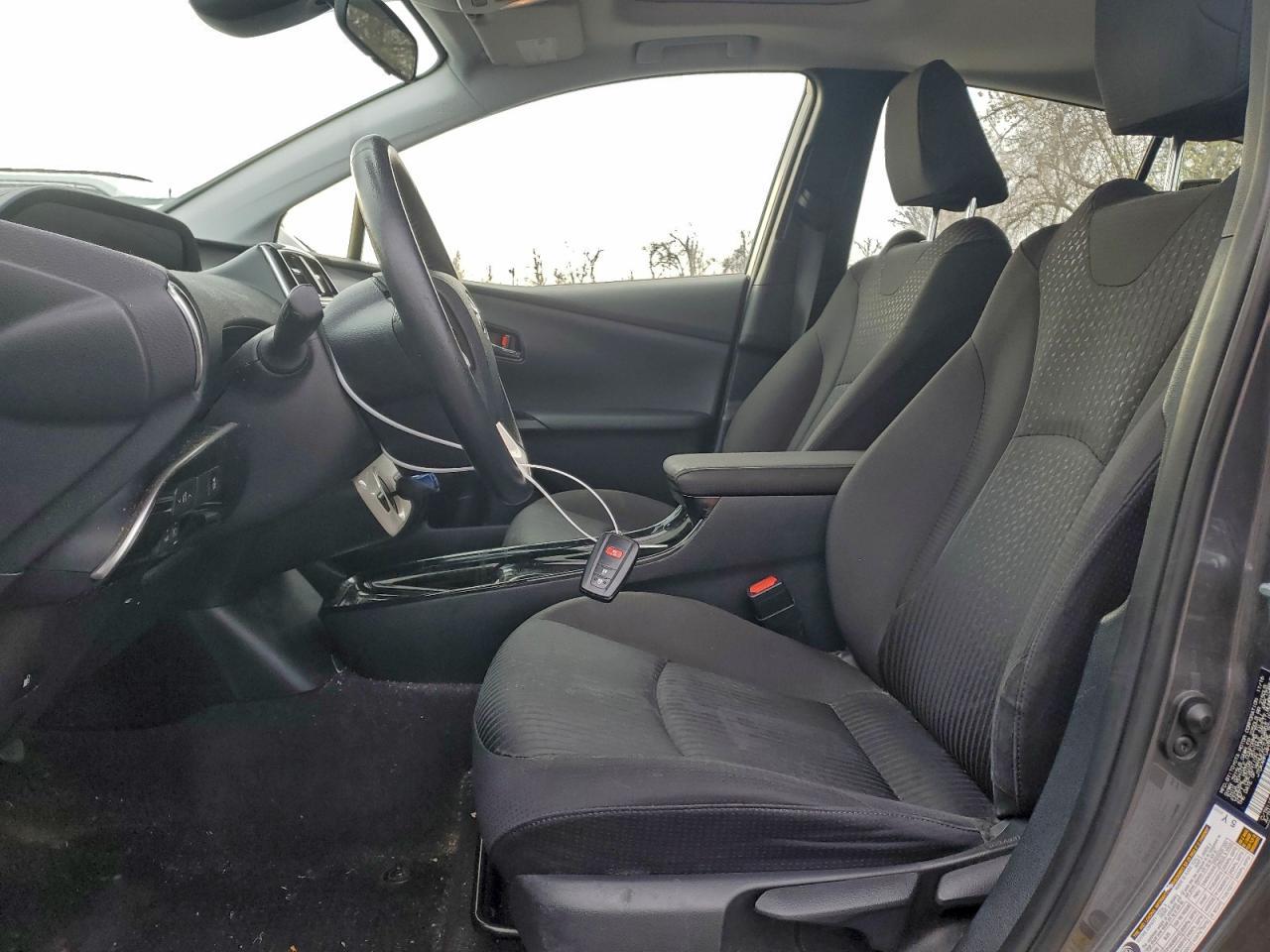 2017 TOYOTA PRIUS