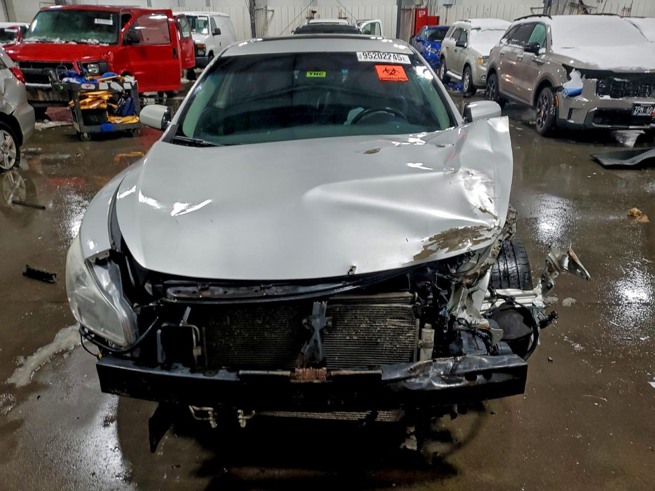 2013 NISSAN Maxima
