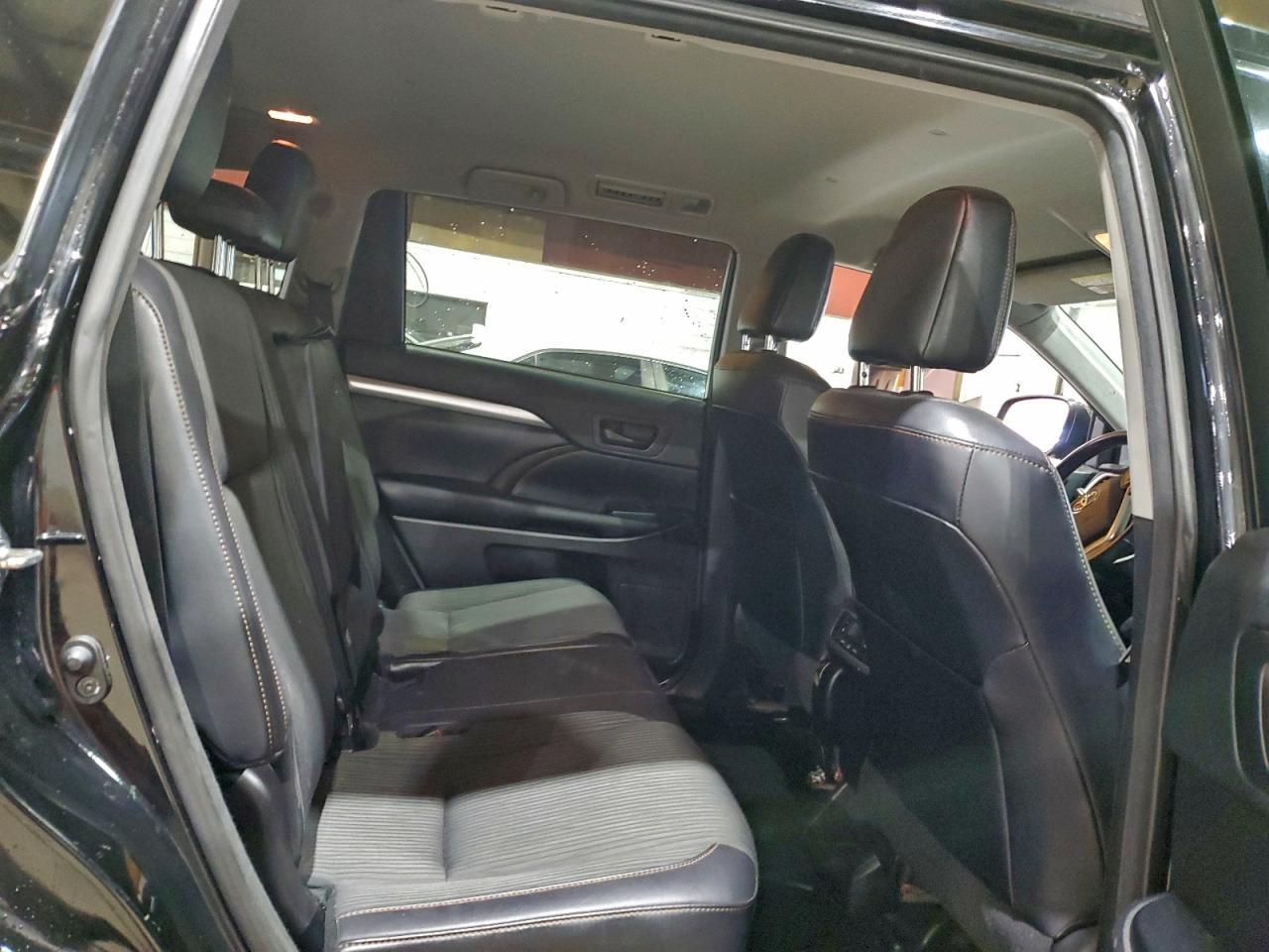 2017 TOYOTA HIGHLANDER