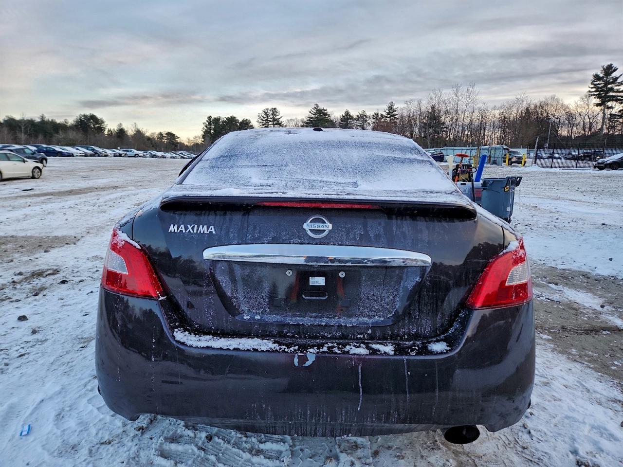2010 NISSAN Maxima