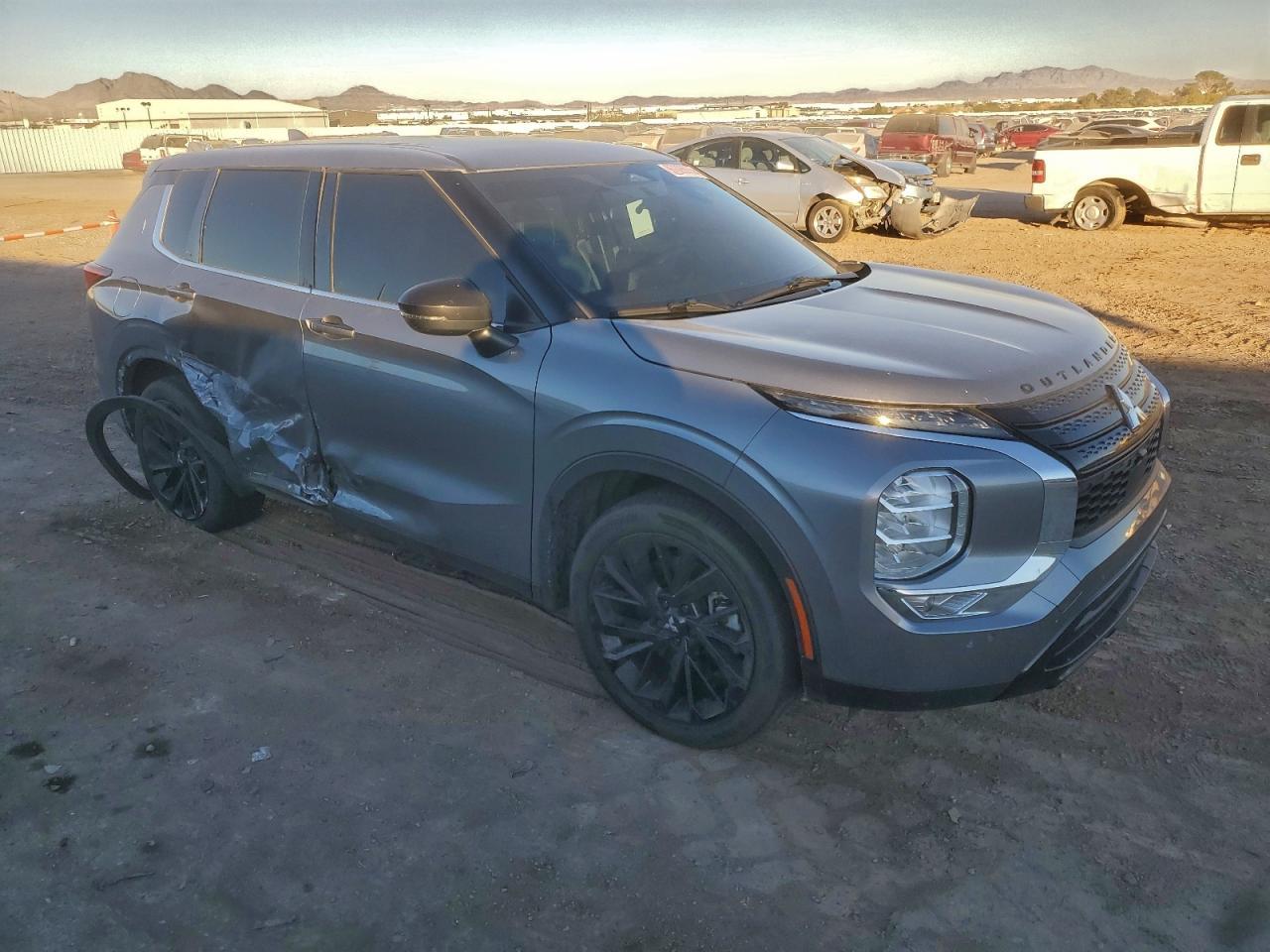 2022 MITSUBISHI outlander
