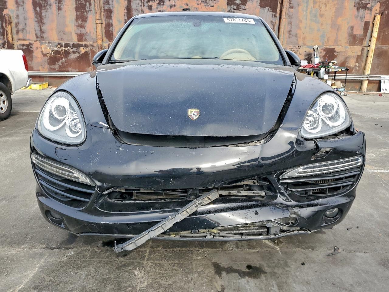 2013 PORSCHE CAYENNE